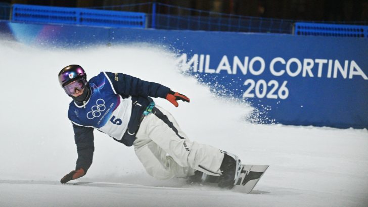 Snowboardeur en course — Milano Cortina 2026