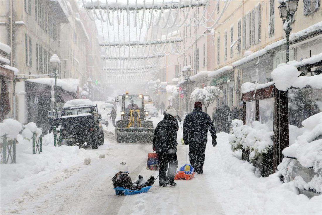 Rue de Cortina d'Ampezzo en hiver