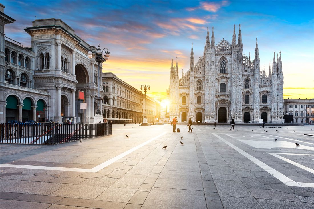 Le Duomo de Milan au coucher du soleil