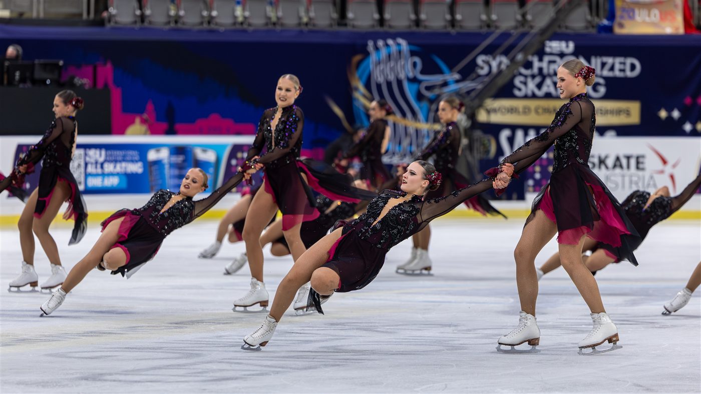 Patineurs artistiques sur la glace olympique